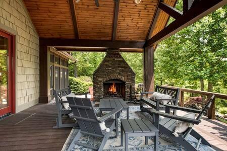 Mountain House Villa Gatlinburg Exterior photo