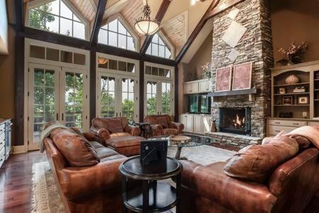 Mountain House Villa Gatlinburg Exterior photo
