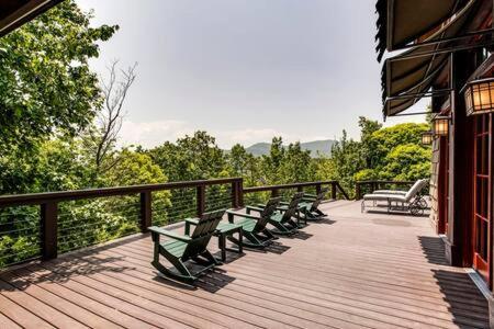 Mountain House Villa Gatlinburg Exterior photo